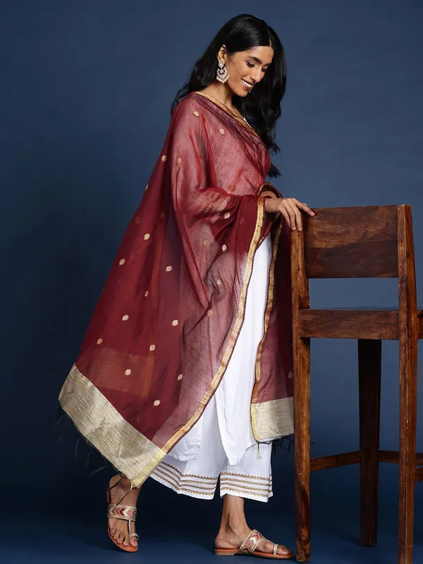 Maroon_colour_Silk_Blend_Dupatta_for_Women