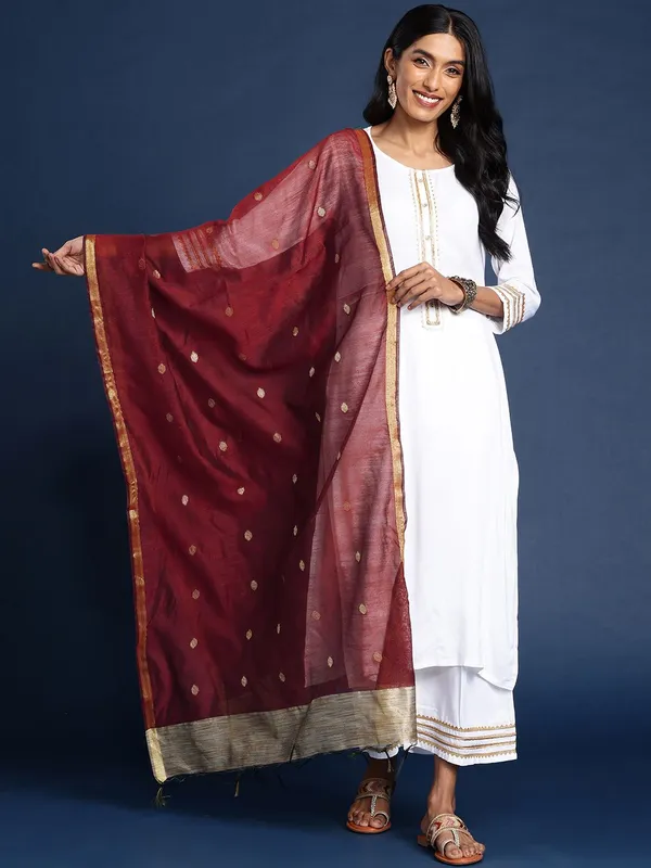 Maroon_colour_Silk_Blend_Dupatta_for_Women