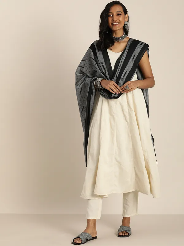 Grey_colour_Pure_Cotton_Dupatta_for_Women