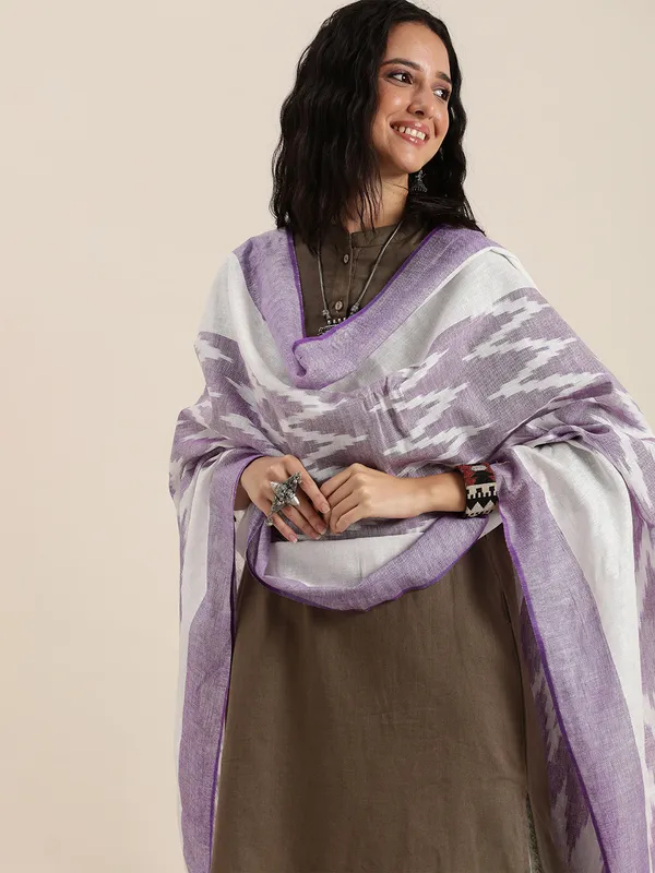 White_colour_Pure_Cotton_Dupatta_for_Women