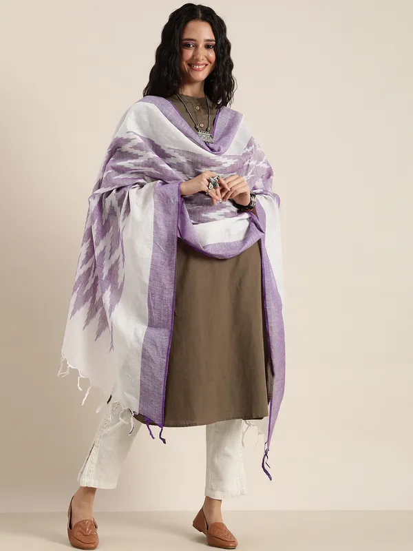 White_colour_Pure_Cotton_Dupatta_for_Women