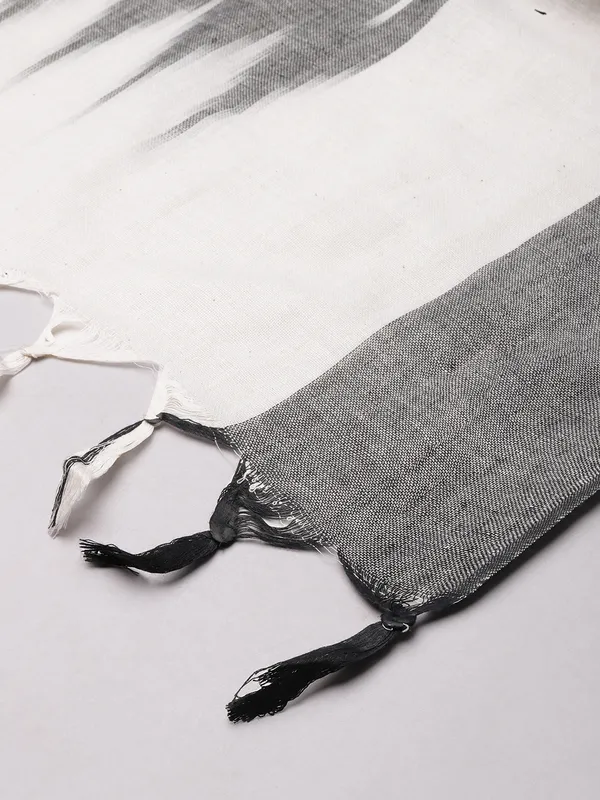 White_colour_Pure_Cotton_Dupatta_for_Women