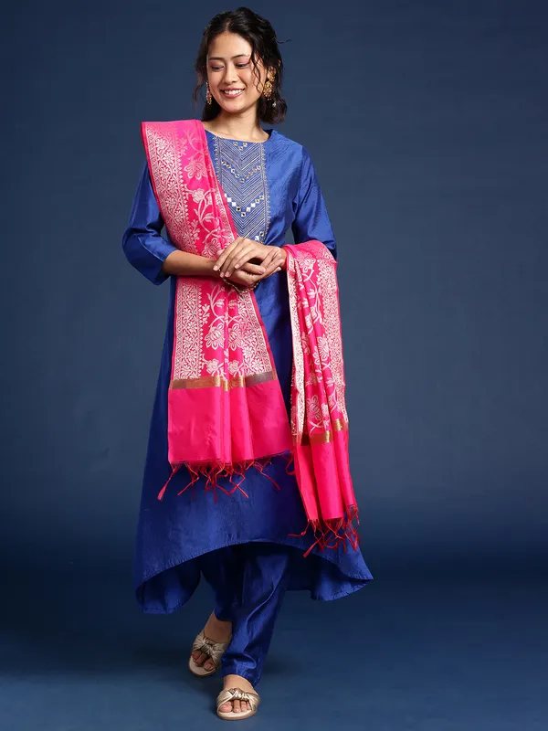 Pink_colour_Silk_Blend_Dupatta_for_Women