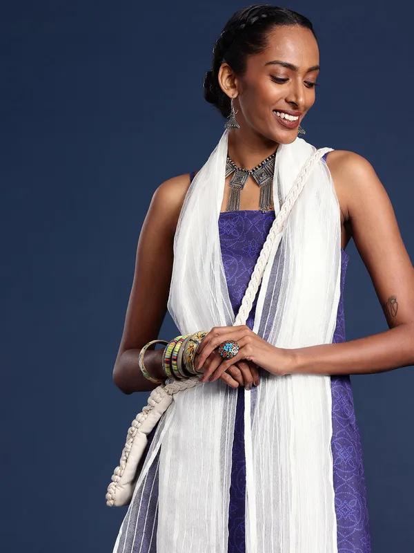 White_colour_Silk_Blend_Dupatta_for_Women