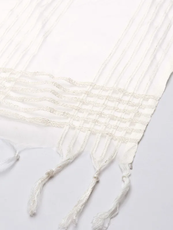 White_colour_Silk_Blend_Dupatta_for_Women