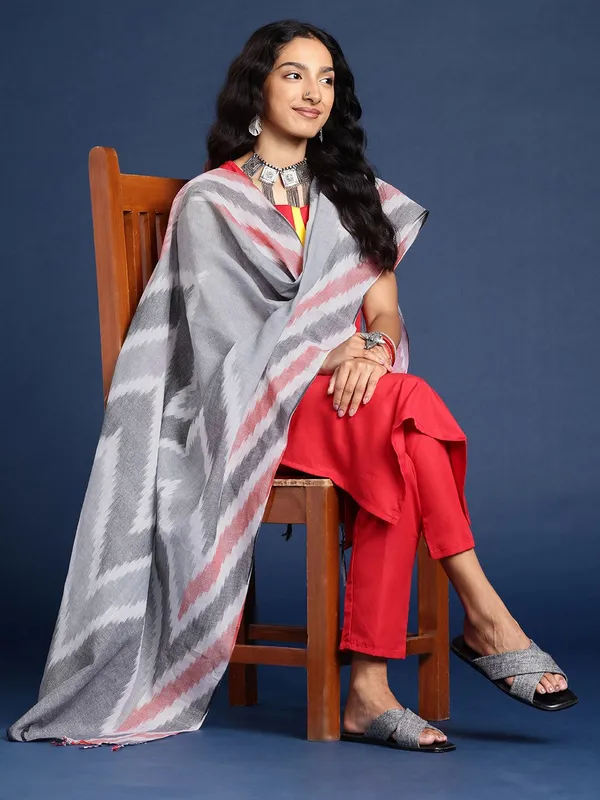 Grey_colour_Pure_Cotton_Dupatta_for_Women