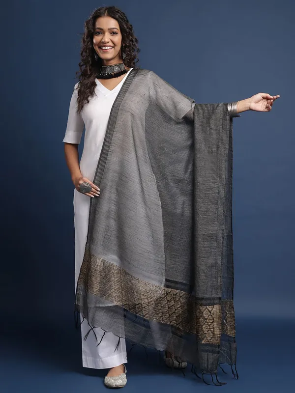 Grey_colour_Pure_Cotton_Dupatta_for_Women
