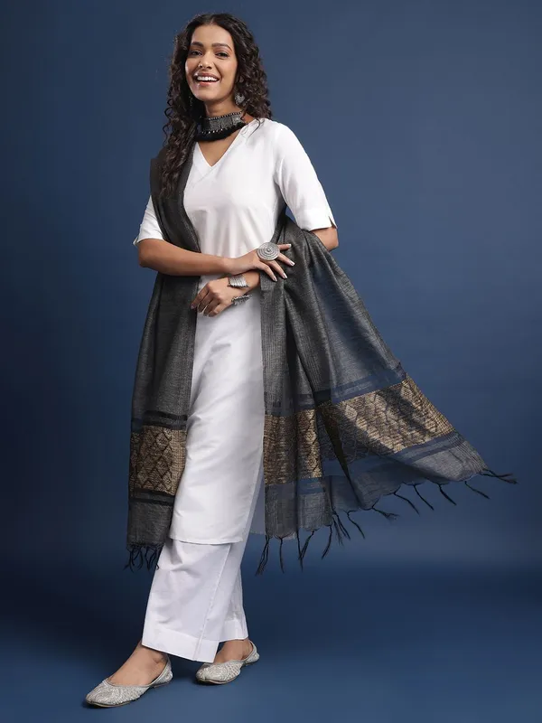 Grey_colour_Pure_Cotton_Dupatta_for_Women