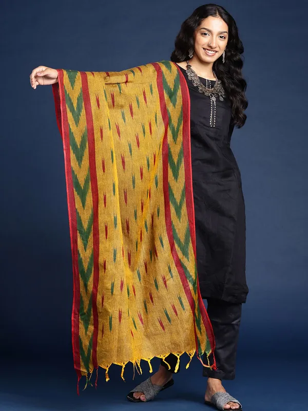 Yellow_colour_Pure_Cotton_Dupatta_for_Women
