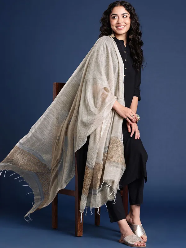 Grey_colour_Silk_Blend_Dupatta_for_Women
