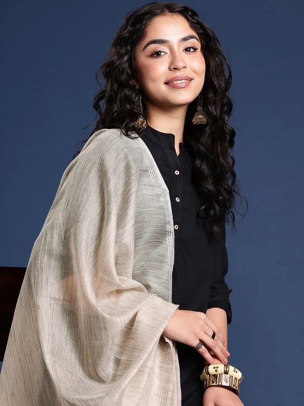 Grey_colour_Silk_Blend_Dupatta_for_Women