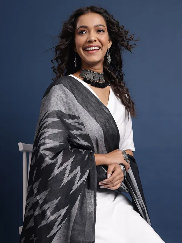 Black_Silk_Blend_Dupatta_For_Women
