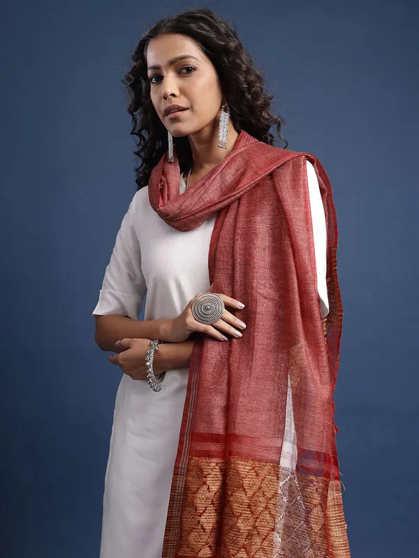 Maroon_colour_Silk_Blend_Dupatta_for_Women