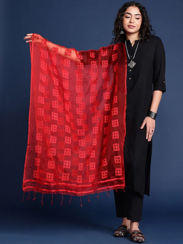 Red_colour_Silk_Blend_Dupatta_for_Women
