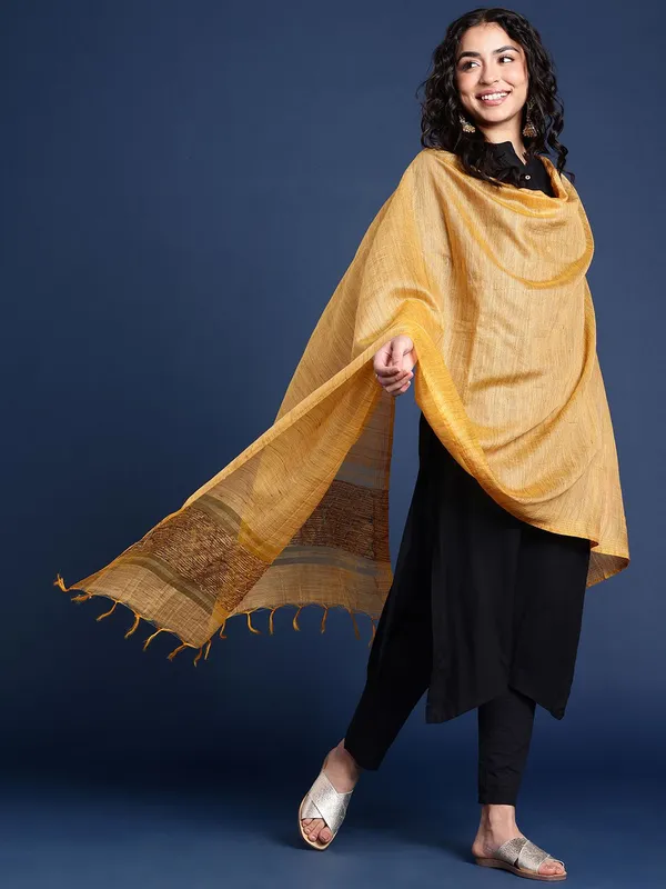 Yellow_colour_Silk_Blend_Dupatta_for_Women