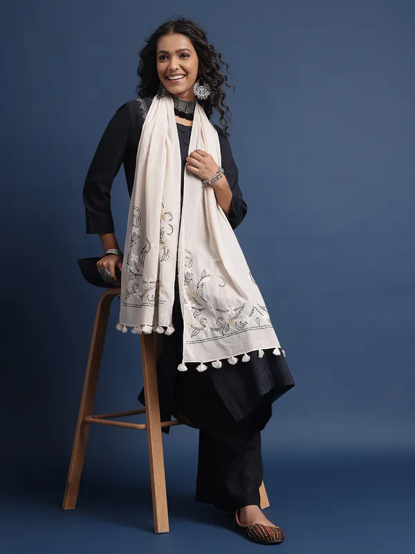 Off_White_Pure_Cotton_Stoles_For_Women