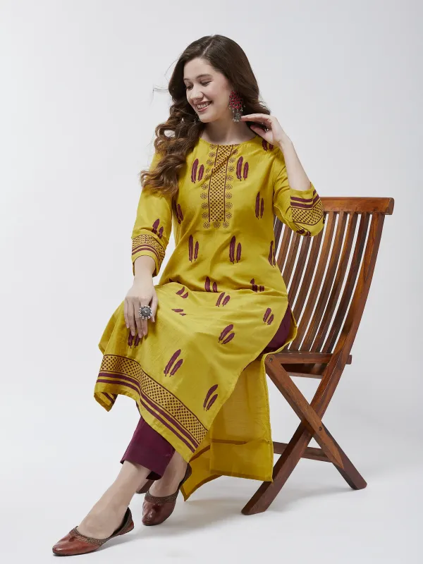 Allover_Banana_Leaf_Printed_Kurta_With_Contrast_Pant_Set