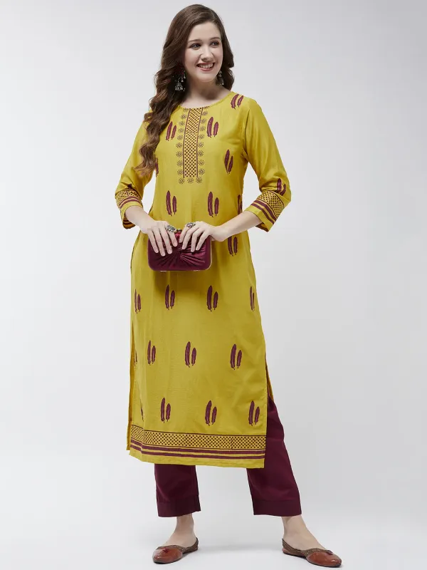 Allover_Banana_Leaf_Printed_Kurta_With_Contrast_Pant_Set