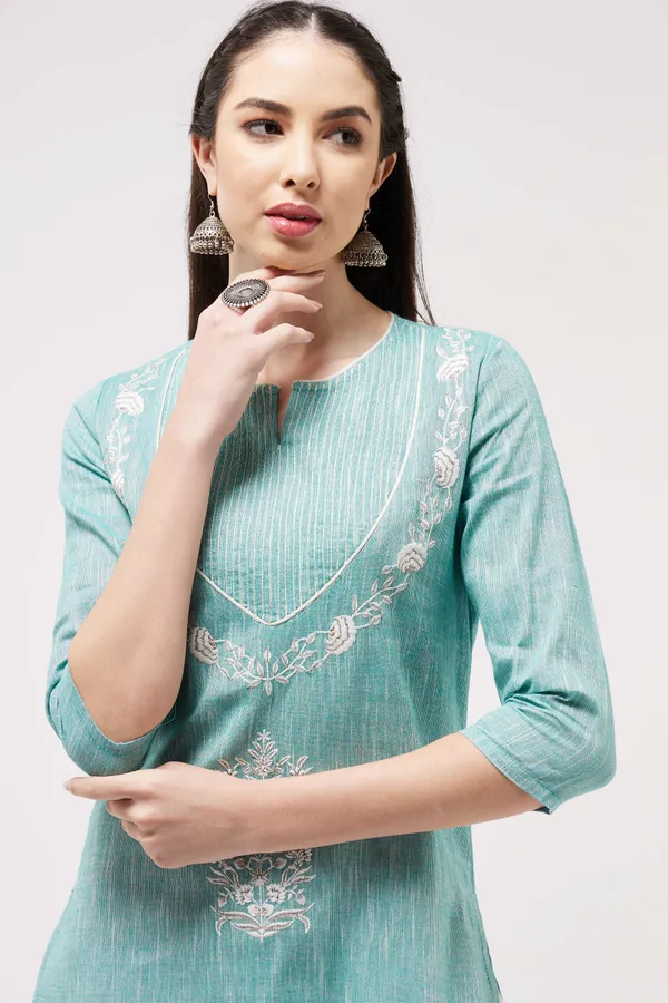 Chambray_Embroidered_Quarter_Sleeves_Kurta