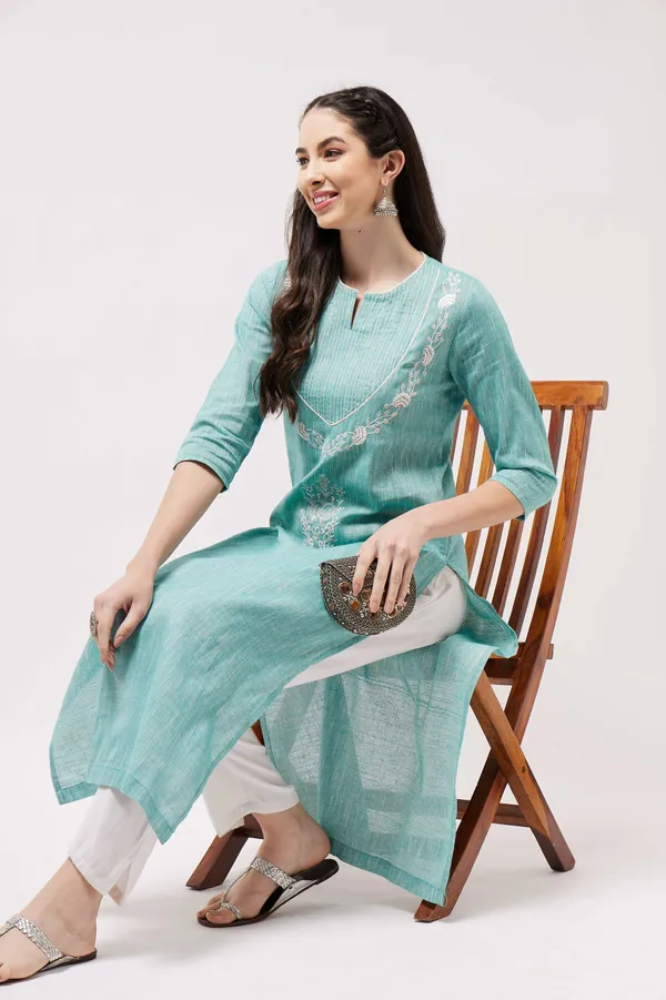 Chambray_Embroidered_Quarter_Sleeves_Kurta