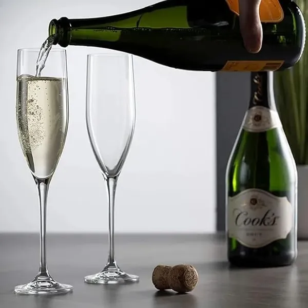 Transparent_Elegant_Bar_Glassware_For_Champagne_Glass_Water_Juice_Beer_Drinks_And_Cocktails_Mixed_Drinks_Glass_All_Purpose_Long_Steam_Champagne_Glass_170Ml_(Set_Of_4)