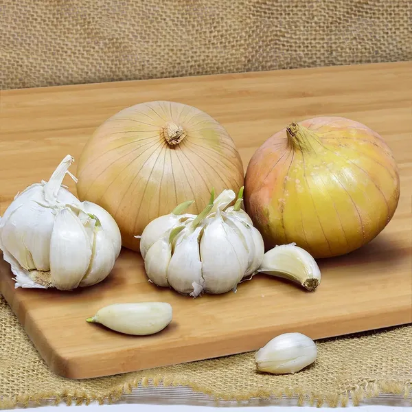 Brown_Natural_Acacia_Wood_Chopping_Cutting_And_Serving_Board_For_Vegetables_Fruits_Cheese_And_Platter_Presentation