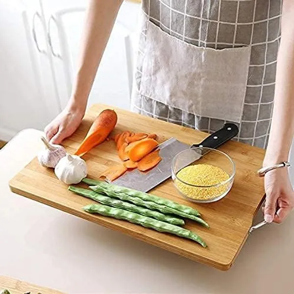 Tan_Bamboo_Vegetable_Chapoing_Board_For_Kitchen