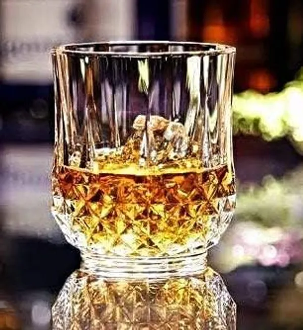 Transparent_Clear_Heavy_Base_Shot_Glasses_For_Whiskey_Tequila_Vodka_Crystal_For_Party_Bar_Vodka_&_Tequila_Set_Of_6_(Sq_Shot_Glass../_6)_(Crystal_12)