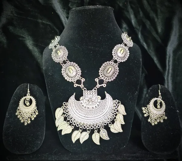 Silver_Oxidized_Oxidized_Silver_Choker_Necklace___Earring_Set_For_Women