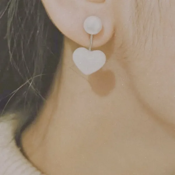 Off_White_Pearl_Heart_Elegance_Earrings_For_Women