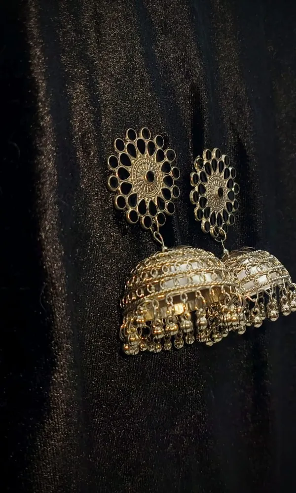 Royal_Aura_Silver_Oxidized_Jhumka