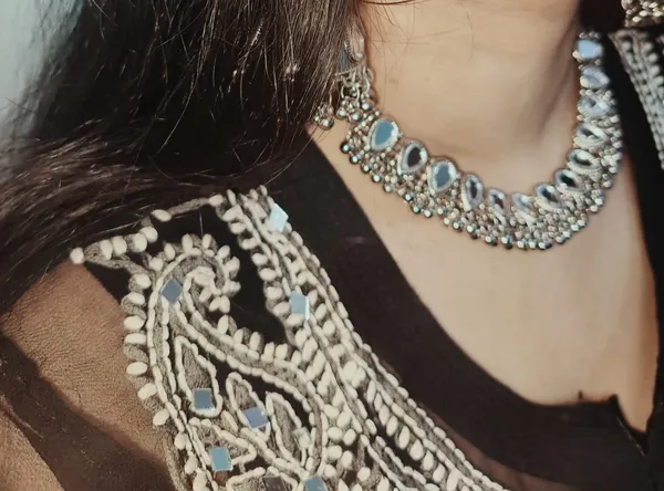 Silver_Royal__Kundan_Choker_For_Women