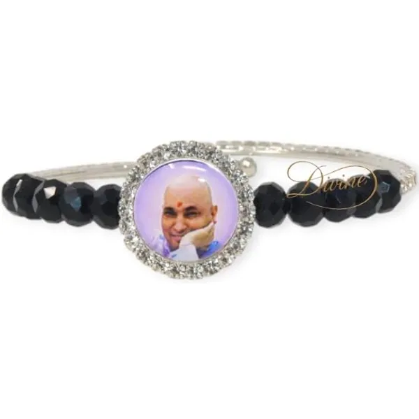 Jai_Guru_Ji_Kada_Bracelet_with_Divine_Photo_&_Elegant_Metal_Design_|_Spiritual_Protection_Wristband_for_Men_&_Women_|_Devotional_Gift_for_Faith_&_Meditation