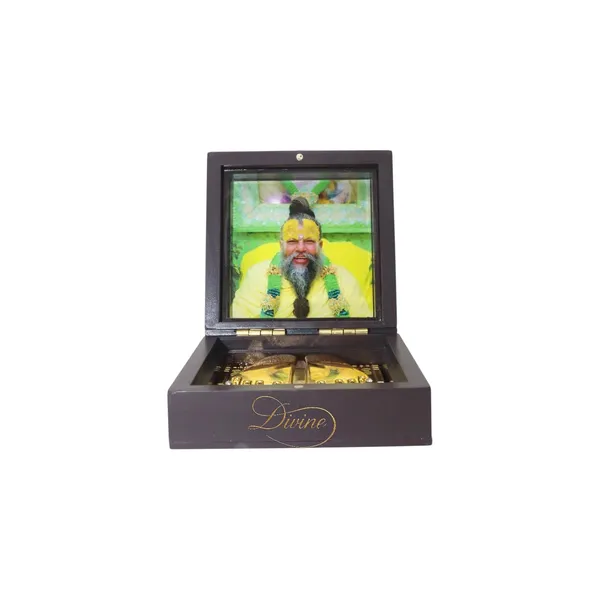 DIVINE_GURU_JI_Premanand_Ji_Maharaj_Charan_Box_|_Spiritual_Charan_Paduka_Box_for_Puja_Room,_Home_Temple_&_Meditation_|_Devotional_Gift_for_Bhakti_&_Prayer