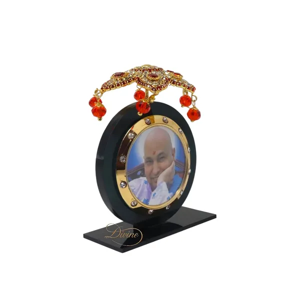 Divine_GURU_JI_Jai_guruji_Decorative_Idol_with_Umbrella_Design_|_Spiritual_Showpiece_for_Home_Temple,_Car_Dashboard_&_Office_|_Devotional_Gift_Item