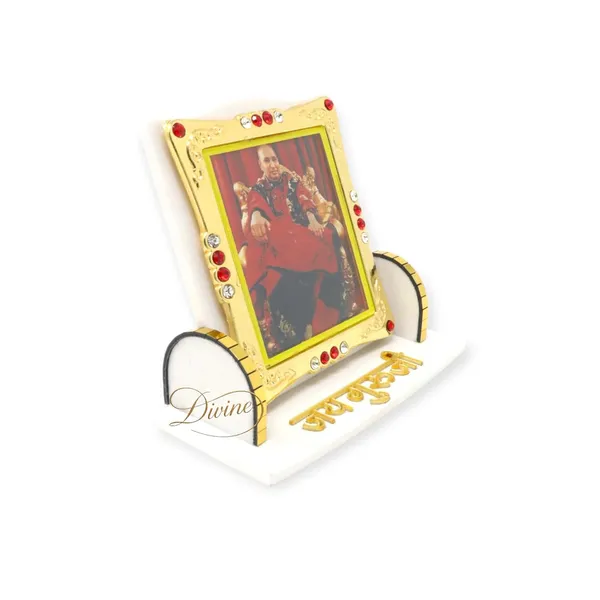 Divine_GURU_JI_Guru_Ji_Car_Dashboard_Idol_|_Spiritual_Photo_Frame_Showpiece_for_Car,_Home_Temple_&_Office_Desk_|_Devotional_Gift
