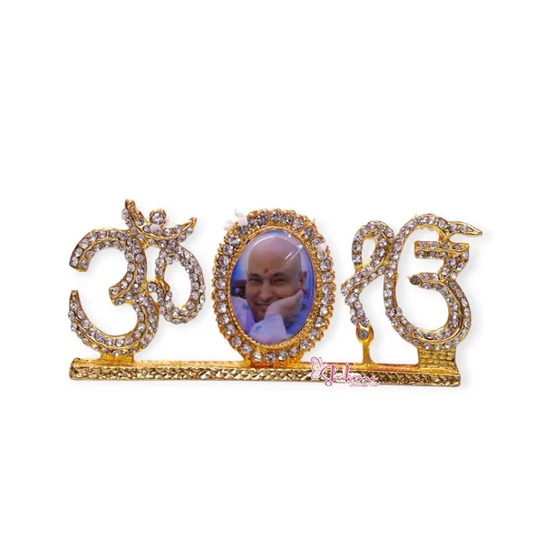 Divine_GURU_JI_Jai_guru_Ji_Swaroop_Brass_Idol_with_Stonework_|_Om_&_Ek_Onkar_Devotional_Showpiece_for_Car_Dashboard,_Puja_Room,_Home_&_Office_Decor_|_Spiritual_Gift_Item