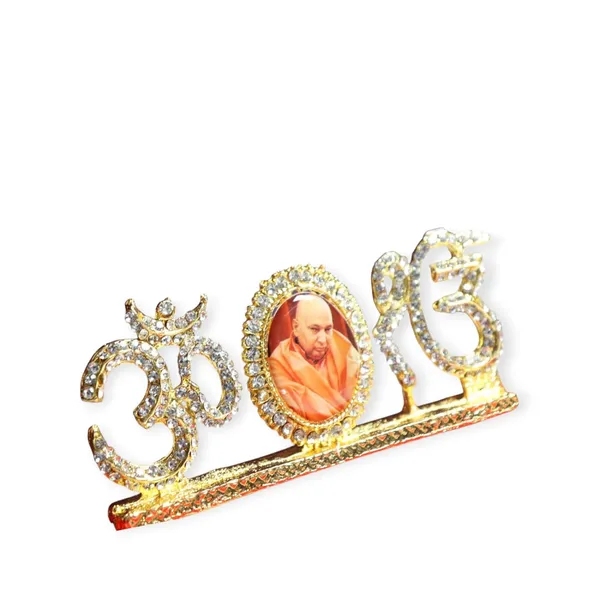 Divine_GURU_JI_Jai_guru_Ji_Swaroop_Brass_Idol_with_Stonework_|_Om_&_Ek_Onkar_Devotional_Showpiece_for_Car_Dashboard,_Puja_Room,_Home_&_Office_Decor_|_Spiritual_Gift_Item