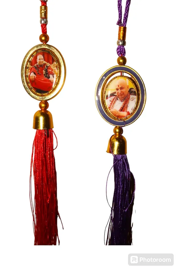 Divine_GURU_JI_guruji_Heart_Shape_Hanging_Ornament_with_Blue_Tassel_|_Car_Mirror_Hanging,_Home_&_Mandir_Decoration_|_Spiritual_Gift_(D3)
