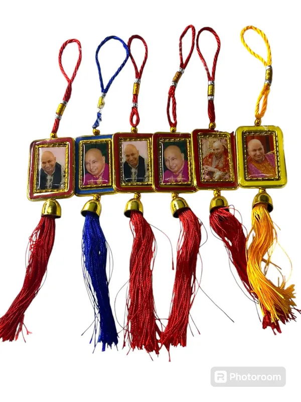 Divine_GURU_JI_guruji_Heart_Shape_Hanging_Ornament_with_Blue_Tassel_|_Car_Mirror_Hanging,_Home_&_Mandir_Decoration_|_Spiritual_Gift_(D3)