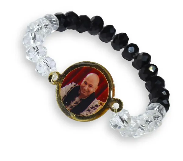 Shukrana_Blessings_Guruji_Swaroop_Bracelet_–_Spiritual_Blessings_of_Guruji_|_Unisex_Bracelet_for_Men,_Women_&_Kids_|_Stylish_and_Comfertable