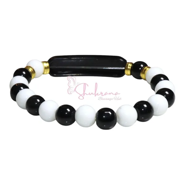 Shukrana_Blessings_Jai_Guruji_Crystal_Beaded_Black_and_White_Bracelet_with_Religious_Charm,_Clear_Crystals_and_Shining_Beads,_jai_Guru_Ji_Name_Plate_(Black-White)