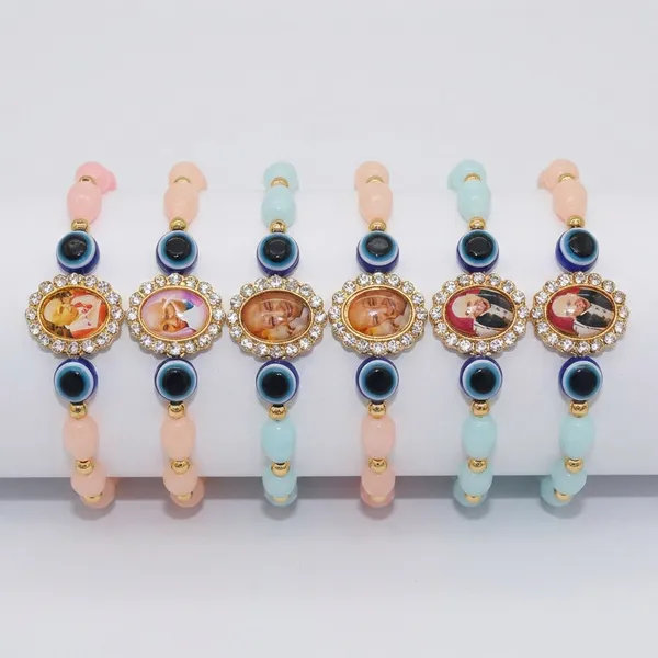 Jai_Guru_Ji_Bracelets_with_Guruji_Swaroops_(Pack_of_Five)_(Guruji_Bracelet_Design_1)