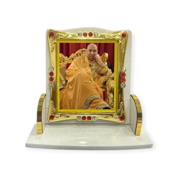 Shukrana_Blessings_Guruji_Photo_Swaroop_|_Guruji_Swaroop_Idol_Photo_Frame_for_Car_Dashboard_|_Spiritual_Dashboard_Frame_(Car-Dashboard-1)