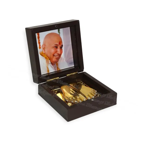 Shukrana_Blessings_Guruji_Charan_Paduka_|_Gold_Plated_Wooden_Swaroop_with_Divine_Fragrance_|_Jai_Guruji_Charan_Paduka_Box_for_Devotional_Blessings_&_Spiritual_Worship