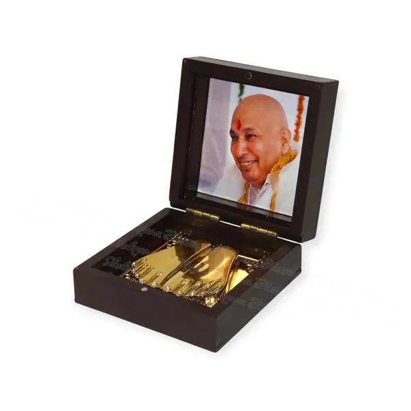 Shukrana_Blessings_Guruji_Charan_Paduka_|_Gold_Plated_Wooden_Swaroop_with_Divine_Fragrance_|_Jai_Guruji_Charan_Paduka_Box_for_Devotional_Blessings_&_Spiritual_Worship