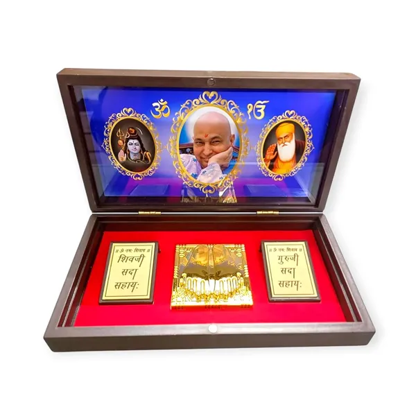 Shukrana_Blessings_Guru_Ji_Charan_Swaroop_Box_|_Wooden_Gold-Plated_Guruji_Devotional_Charan_Paduka_|_Prayer_Box_with_Mahadev_&_Waheguru