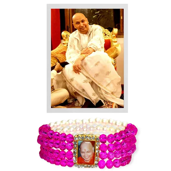 Shukrana_Blessings_Crystal_Beaded_|_Guruji_Bracelets_|_Guru_Ji_Bracelet_|_Guruji_Swaroop_Bracelets,_Pink_and_Pearl,_4-Strand_with_Rhinestone_Photo_Frame