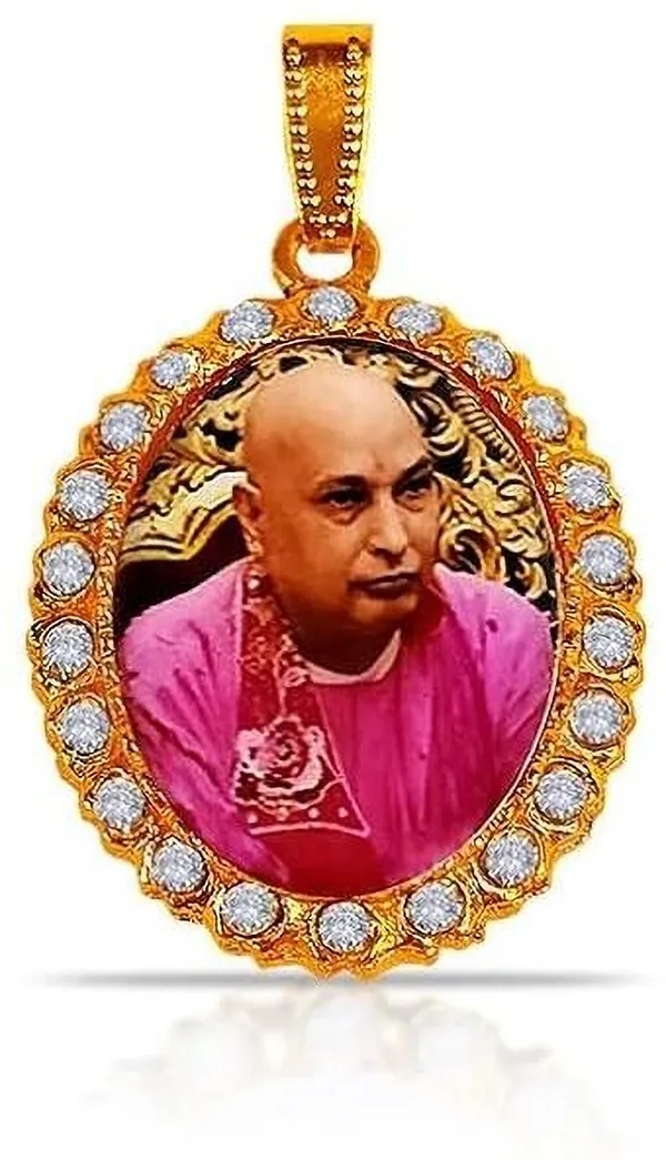 5_Pcs_Mix_Design_Swaroop/Photo_Metal_Golden_Color_Oval_Shape_Jai_Guru_Ji_Locket
