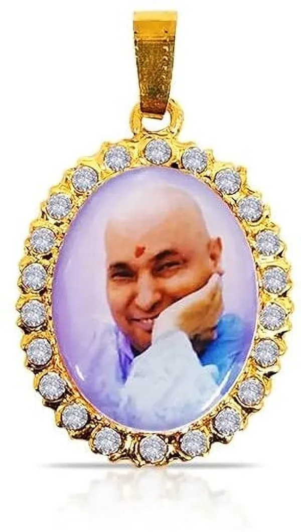 BLESSINGSHUB_Gold-plated_Diamond_Metal_Locket